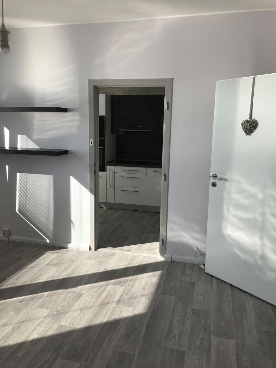 Pronájem bytu 2+1 45 m², Okružní, Zlín, Zlínský kraj Pronájem bytu 2+1 45 m², Okružní, Zlín, Zlínský kraj