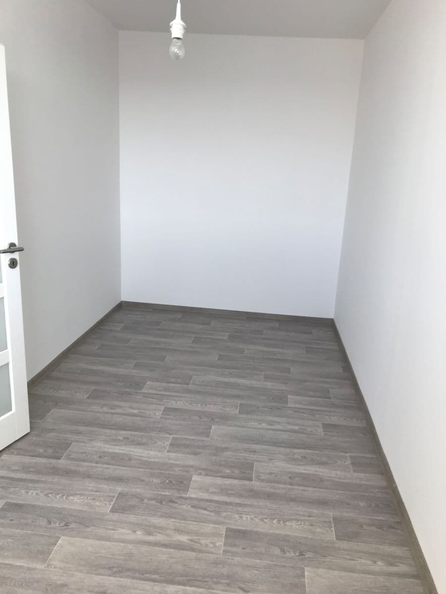 Pronájem bytu 2+1 45 m², Okružní, Zlín, Zlínský kraj Pronájem bytu 2+1 45 m², Okružní, Zlín, Zlínský kraj