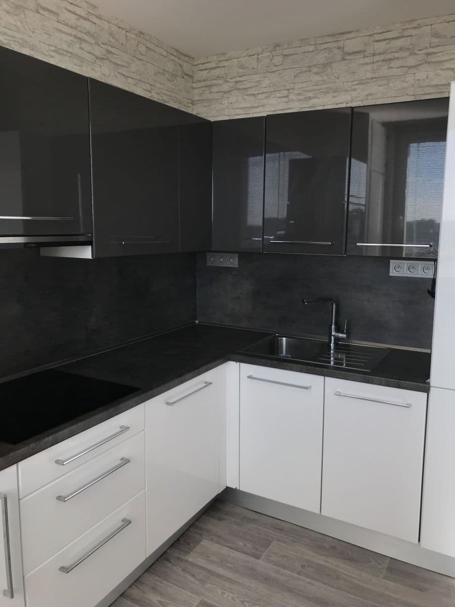 Pronájem bytu 2+1 45 m², Okružní, Zlín, Zlínský kraj Pronájem bytu 2+1 45 m², Okružní, Zlín, Zlínský kraj
