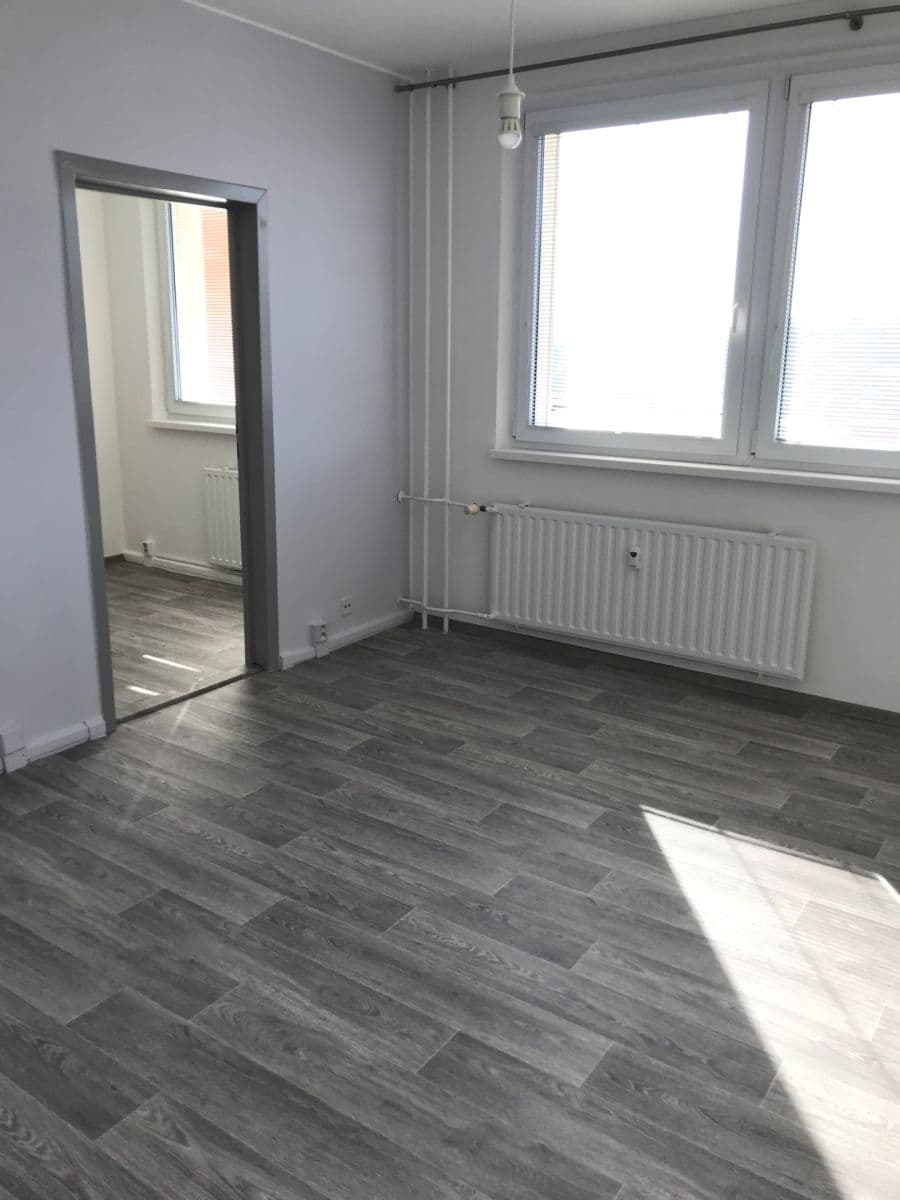 Pronájem bytu 2+1 45 m², Okružní, Zlín, Zlínský kraj Pronájem bytu 2+1 45 m², Okružní, Zlín, Zlínský kraj