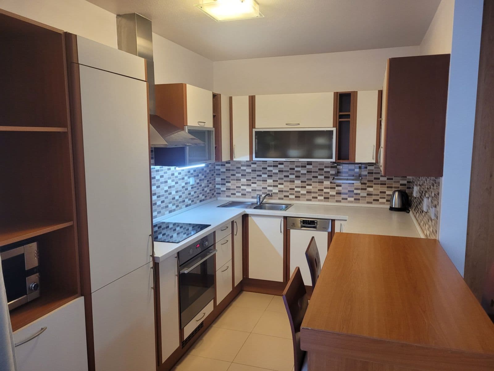 Pronájem bytu 1+1 42 m², Galvaniho, Ružinov, Bratislavský kraj Pronájem bytu 1+1 42 m², Galvaniho, Ružinov, Bratislavský kraj