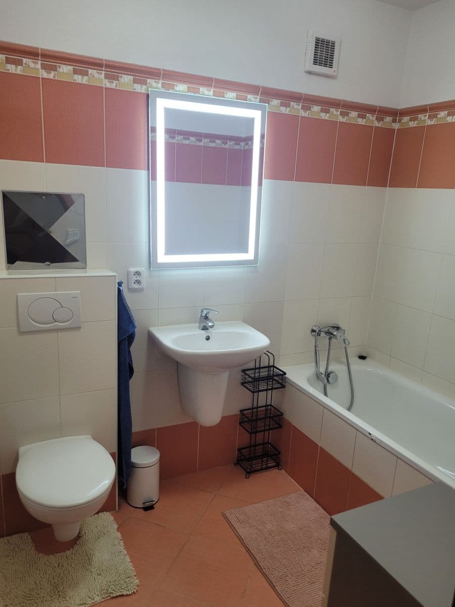 Pronájem bytu 1+1 42 m², Galvaniho, Ružinov, Bratislavský kraj Pronájem bytu 1+1 42 m², Galvaniho, Ružinov, Bratislavský kraj
