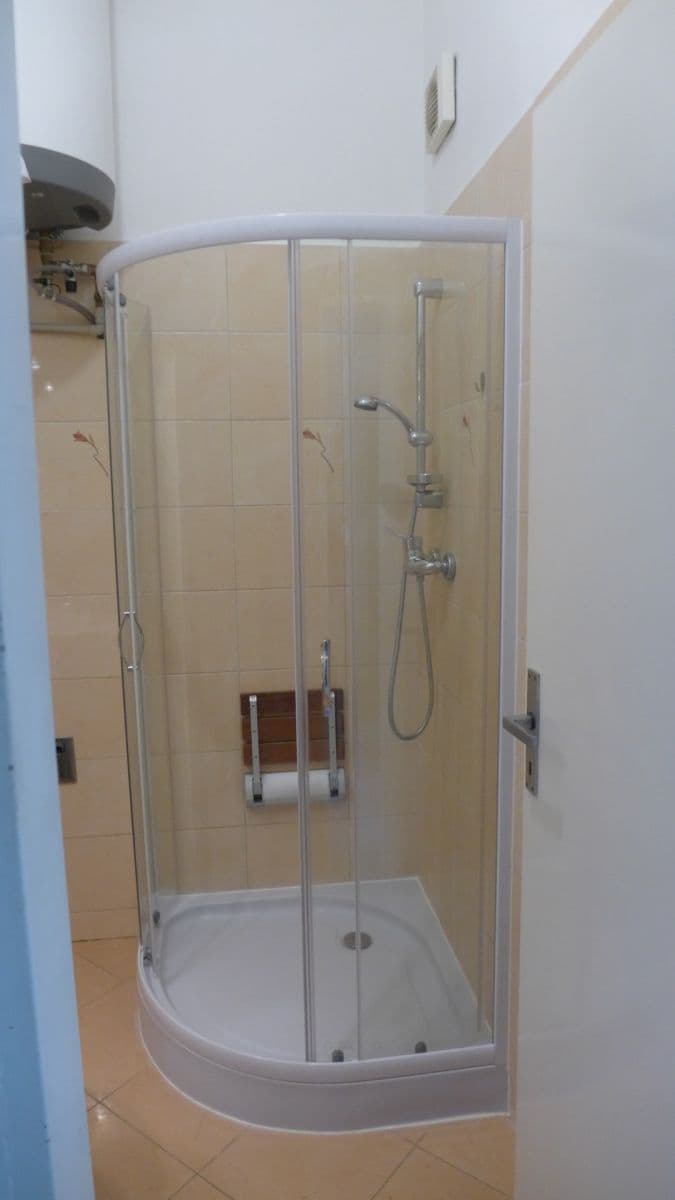 Prodej bytu 1+1 44 m², Pod Lipami, Praha, Praha Prodej bytu 1+1 44 m², Pod Lipami, Praha, Praha