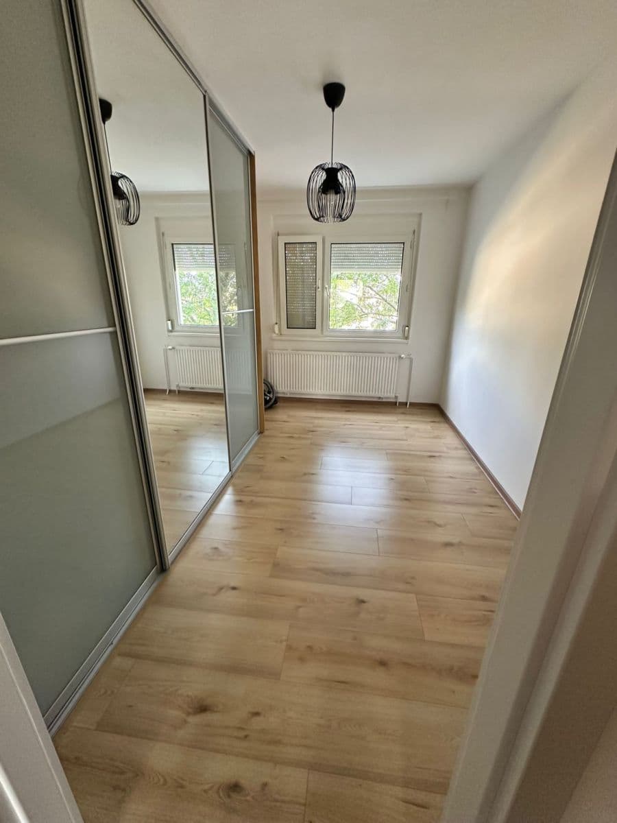 Pronájem bytu 3+1 70 m², Ľudovíta Fullu, Karlova Ves, Bratislavský kraj Pronájem bytu 3+1 70 m², Ľudovíta Fullu, Karlova Ves, Bratislavský kraj