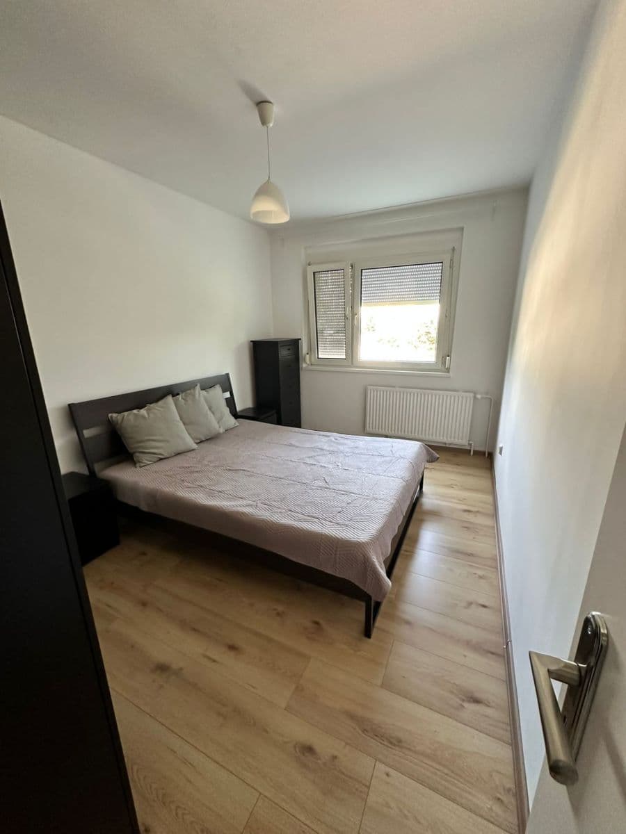 Pronájem bytu 3+1 70 m², Ľudovíta Fullu, Karlova Ves, Bratislavský kraj Pronájem bytu 3+1 70 m², Ľudovíta Fullu, Karlova Ves, Bratislavský kraj