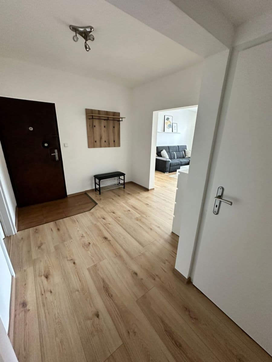 Pronájem bytu 3+1 70 m², Ľudovíta Fullu, Karlova Ves, Bratislavský kraj Pronájem bytu 3+1 70 m², Ľudovíta Fullu, Karlova Ves, Bratislavský kraj