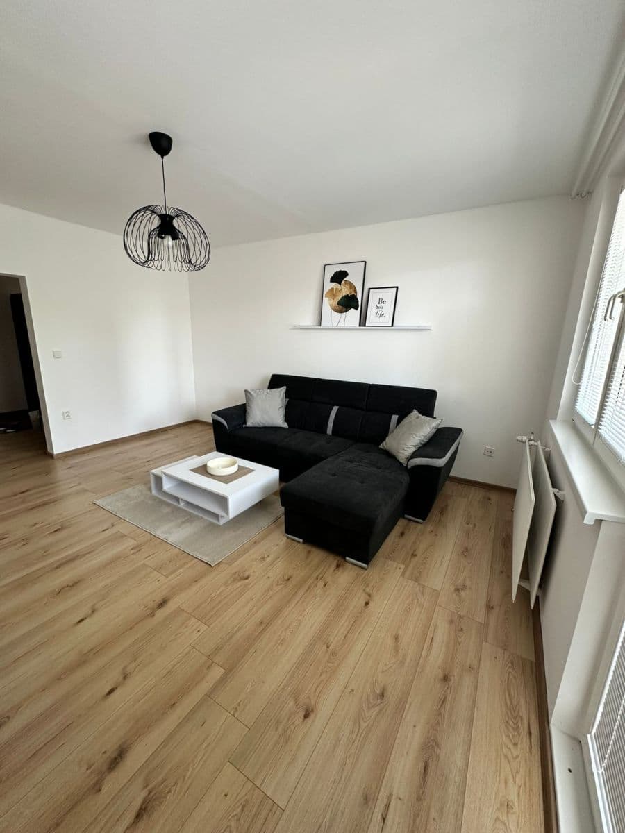 Pronájem bytu 3+1 70 m², Ľudovíta Fullu, Karlova Ves, Bratislavský kraj Pronájem bytu 3+1 70 m², Ľudovíta Fullu, Karlova Ves, Bratislavský kraj