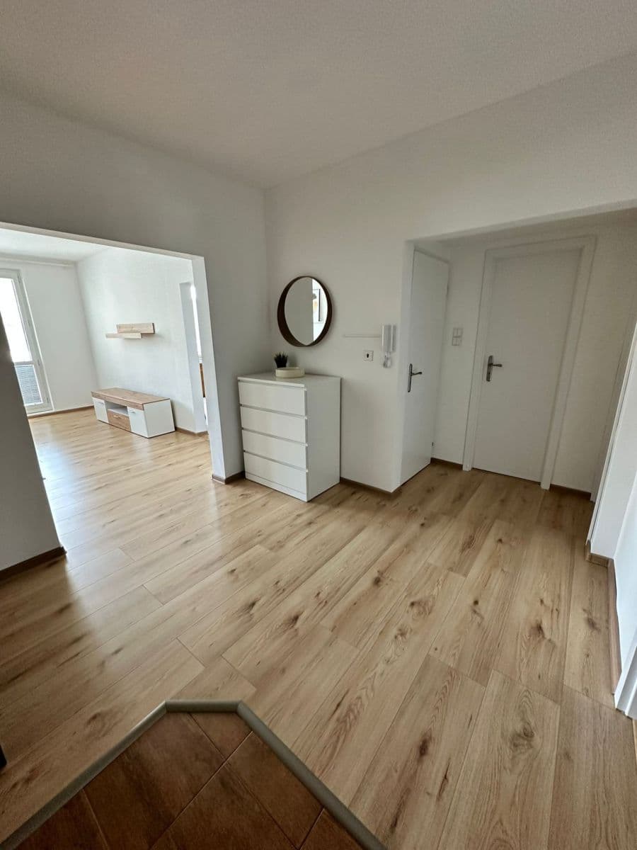 Pronájem bytu 3+1 70 m², Ľudovíta Fullu, Karlova Ves, Bratislavský kraj Pronájem bytu 3+1 70 m², Ľudovíta Fullu, Karlova Ves, Bratislavský kraj