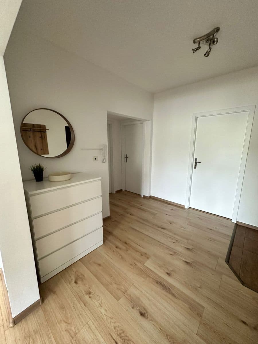 Pronájem bytu 3+1 70 m², Ľudovíta Fullu, Karlova Ves, Bratislavský kraj Pronájem bytu 3+1 70 m², Ľudovíta Fullu, Karlova Ves, Bratislavský kraj