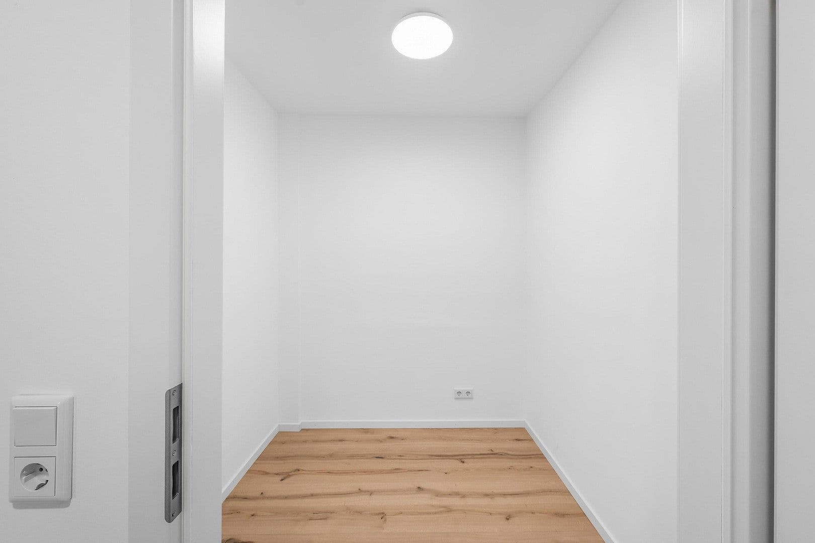 Prodej bytu 4+1 115 m², Am Gemeindeweiher 9, Herzogenaurach, Bavorsko Prodej bytu 4+1 115 m², Am Gemeindeweiher 9, Herzogenaurach, Bavorsko