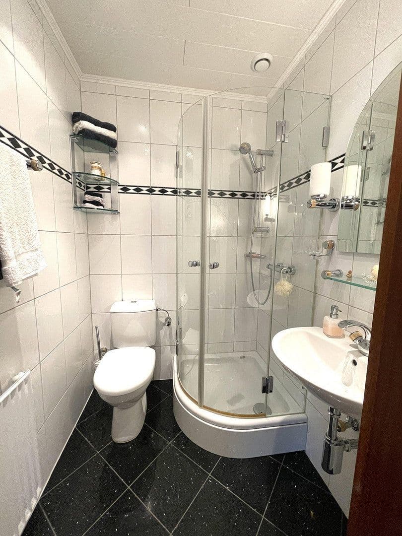 Prodej domu 124 m², pozemek 774 m², Hamburg, Hamburg Prodej domu 124 m², pozemek 774 m², Hamburg, Hamburg