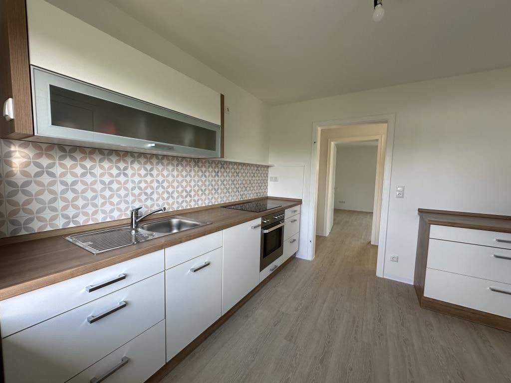 Pronájem bytu 3+1 80 m², Franz-Hegmann-Straße 14, Marktheidenfeld, Bavorsko Pronájem bytu 3+1 80 m², Franz-Hegmann-Straße 14, Marktheidenfeld, Bavorsko