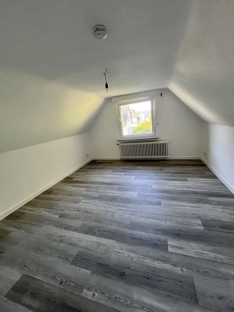 Pronájem domu 130 m², pozemek 725 m², Bochum, Severní Porýní-Vestfálsko Pronájem domu 130 m², pozemek 725 m², Bochum, Severní Porýní-Vestfálsko
