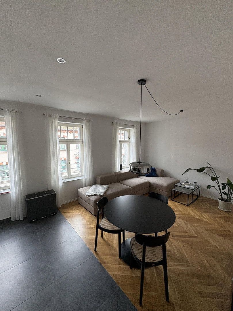 Pronájem bytu 3+1 87 m², Roßmarktstraße 9, Leipzig, Sasko Pronájem bytu 3+1 87 m², Roßmarktstraße 9, Leipzig, Sasko