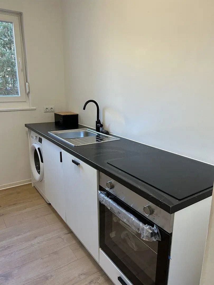 Pronájem bytu 3+1 65 m², Suderoder Straße 6, Berlin, Berlín Pronájem bytu 3+1 65 m², Suderoder Straße 6, Berlin, Berlín
