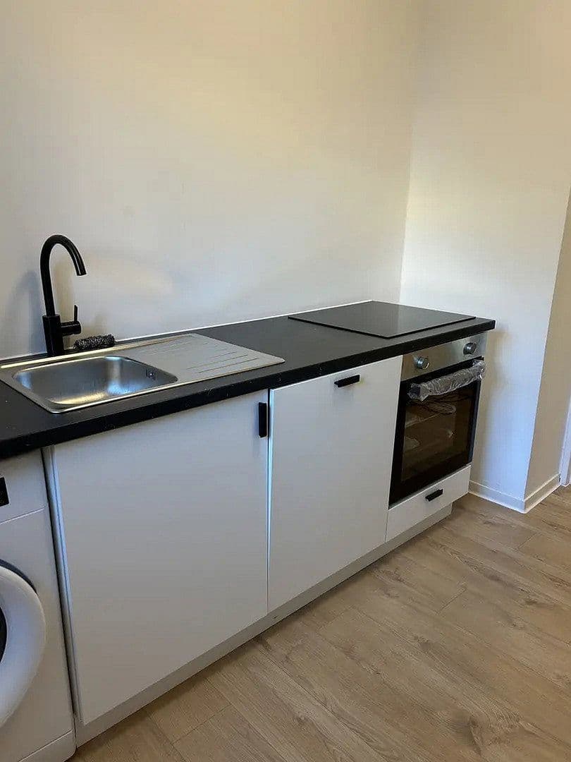 Pronájem bytu 3+1 65 m², Suderoder Straße 6, Berlin, Berlín Pronájem bytu 3+1 65 m², Suderoder Straße 6, Berlin, Berlín