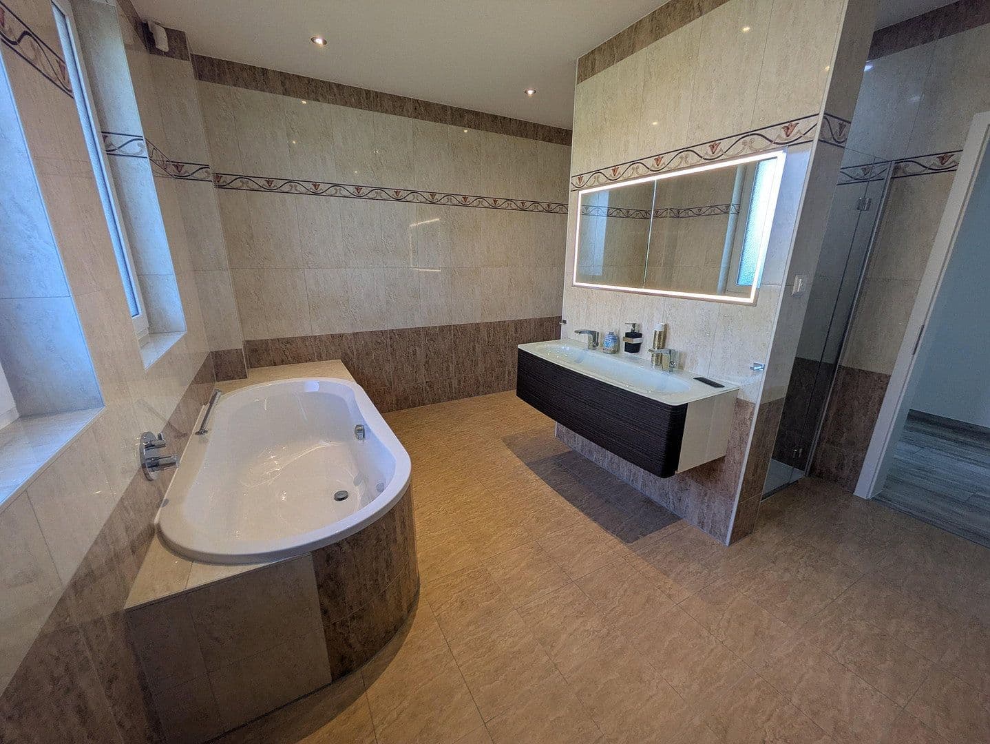 Prodej domu 240 m², pozemek 1.283 m², Ulmenstraße 24, Wandlitz, Braniborsko Prodej domu 240 m², pozemek 1.283 m², Ulmenstraße 24, Wandlitz, Braniborsko
