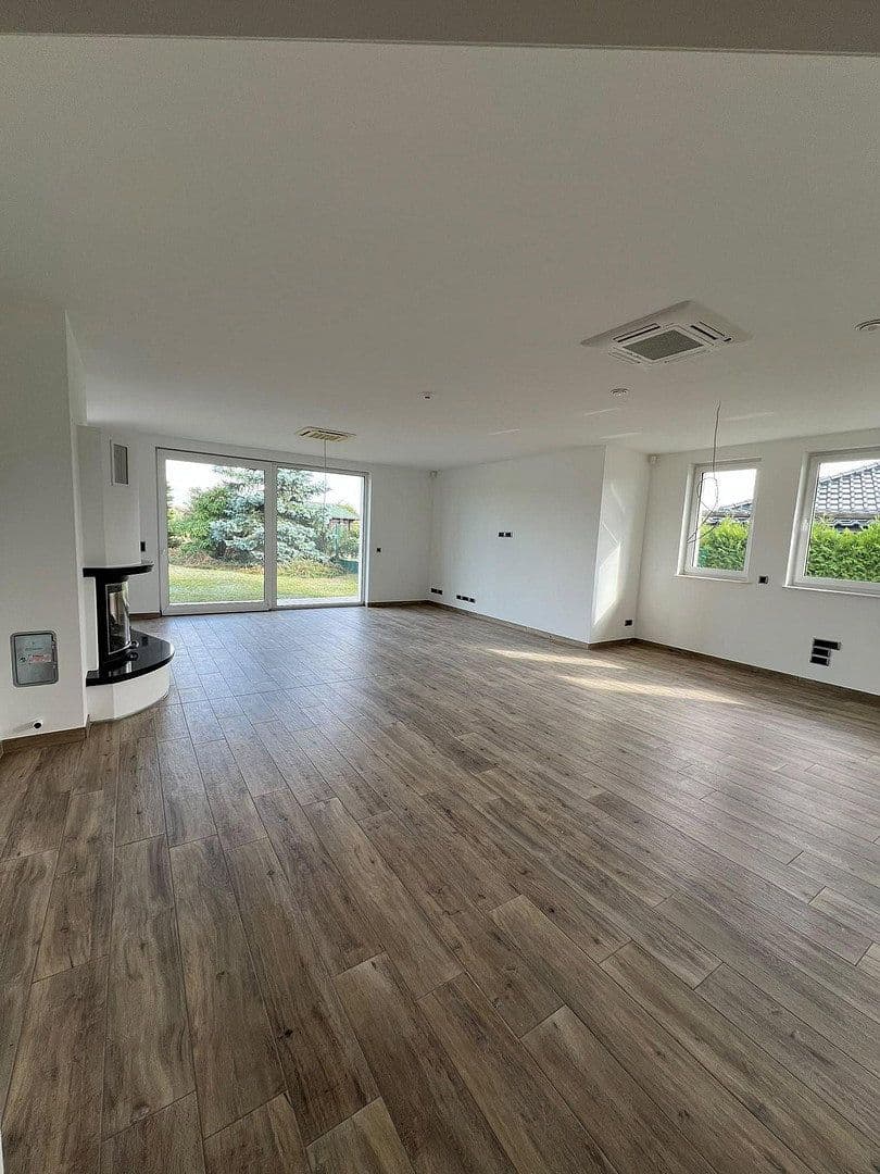 Prodej domu 240 m², pozemek 1.283 m², Ulmenstraße 24, Wandlitz, Braniborsko Prodej domu 240 m², pozemek 1.283 m², Ulmenstraße 24, Wandlitz, Braniborsko