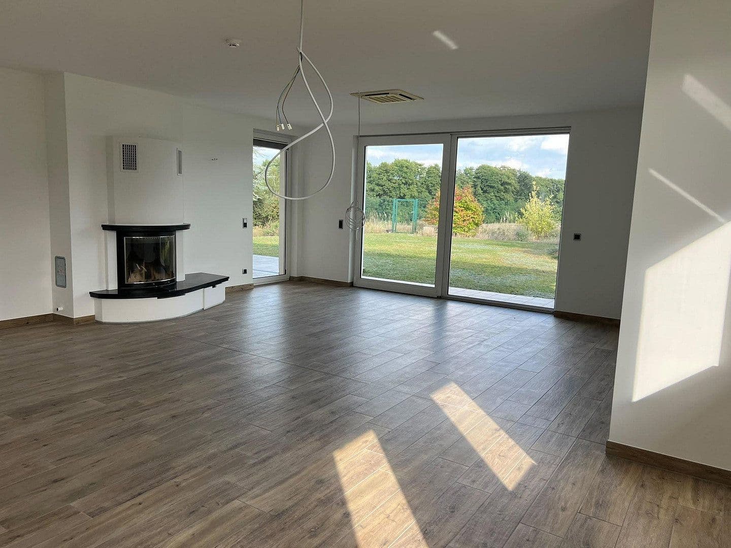 Prodej domu 240 m², pozemek 1.283 m², Ulmenstraße 24, Wandlitz, Braniborsko Prodej domu 240 m², pozemek 1.283 m², Ulmenstraße 24, Wandlitz, Braniborsko