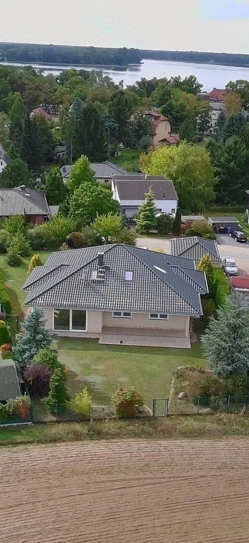 Prodej domu 240 m², pozemek 1.283 m², Ulmenstraße 24, Wandlitz, Braniborsko Prodej domu 240 m², pozemek 1.283 m², Ulmenstraße 24, Wandlitz, Braniborsko