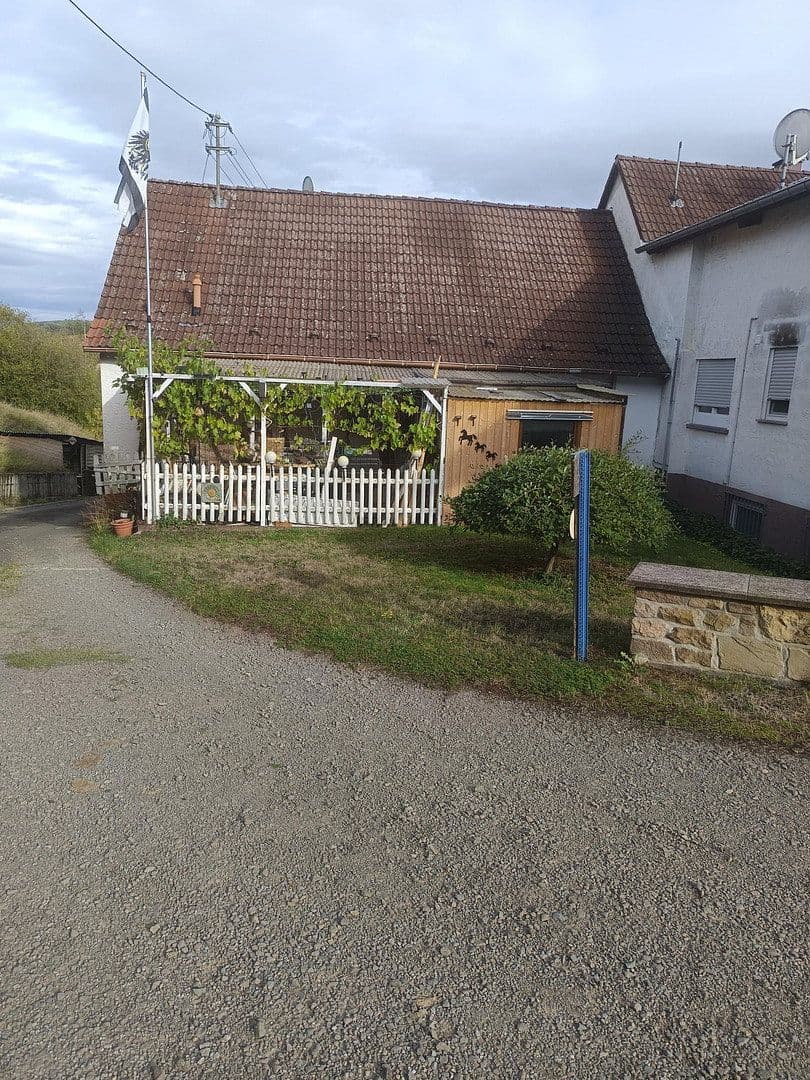 Prodej domu 120 m², pozemek 390 m², Ringstraße 4, Herren-Sulzbach, Porýní-Falc Prodej domu 120 m², pozemek 390 m², Ringstraße 4, Herren-Sulzbach, Porýní-Falc