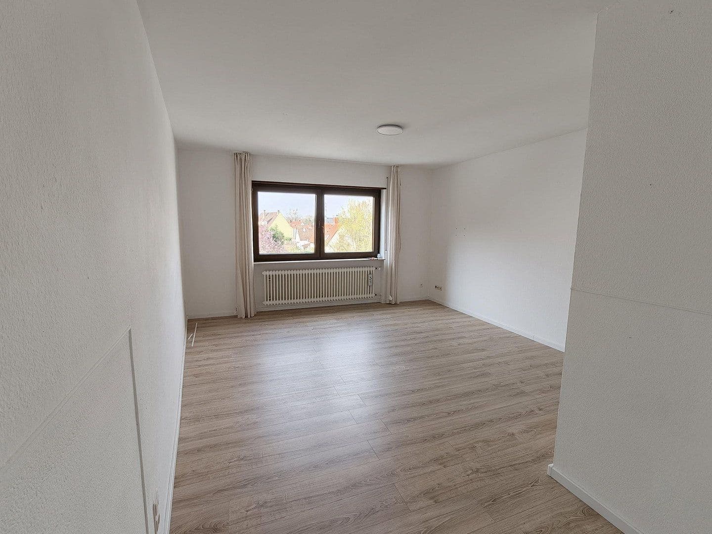 Pronájem bytu 1+kk 30 m², Ludwigshafen am Rhein, Porýní-Falc Pronájem bytu 1+kk 30 m², Ludwigshafen am Rhein, Porýní-Falc
