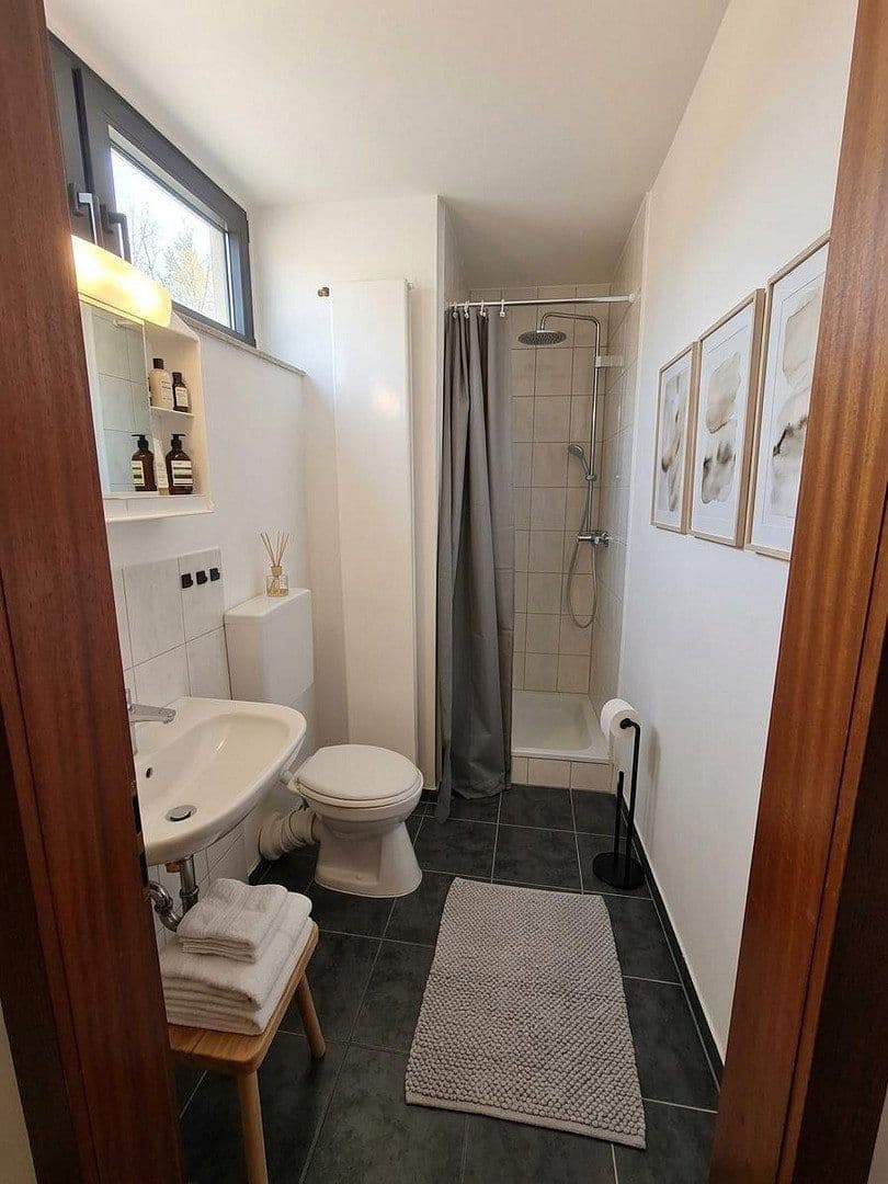 Pronájem bytu 1+kk 30 m², Ludwigshafen am Rhein, Porýní-Falc Pronájem bytu 1+kk 30 m², Ludwigshafen am Rhein, Porýní-Falc