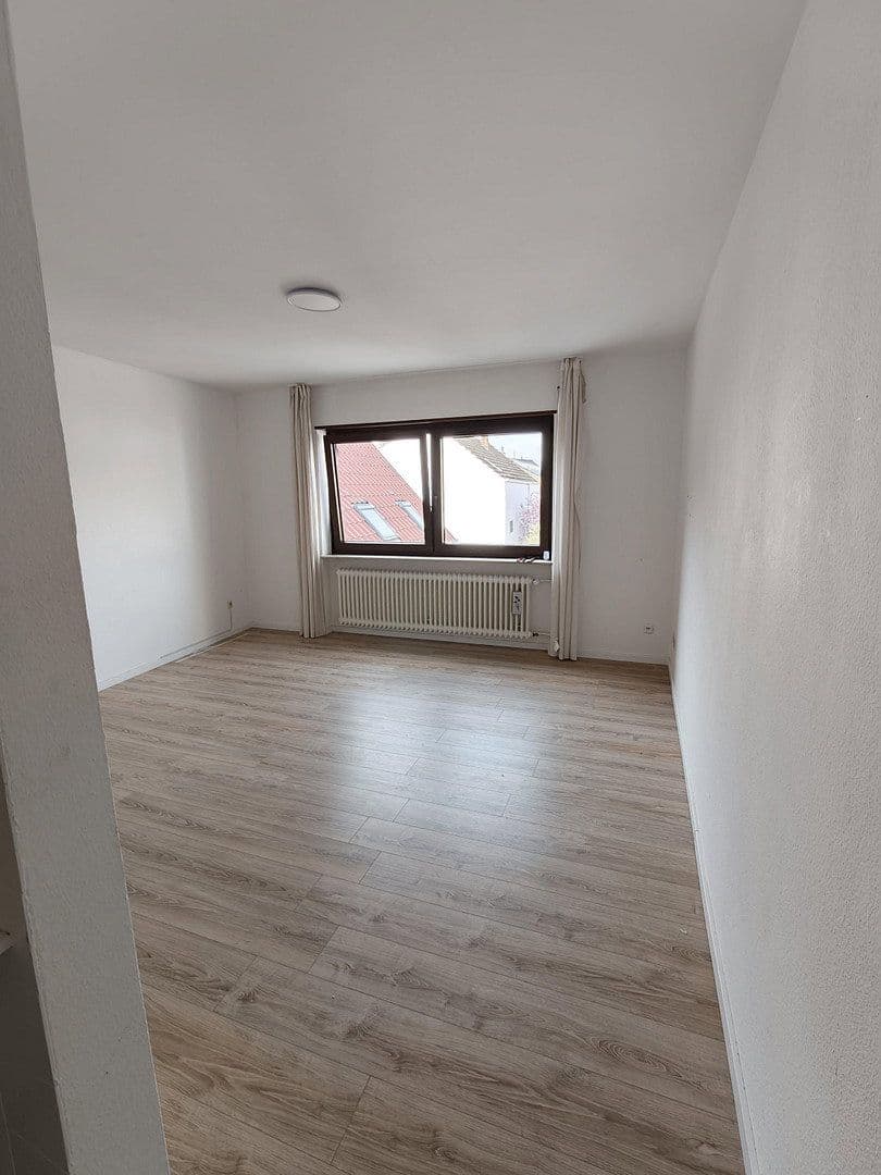 Pronájem bytu 1+kk 30 m², Ludwigshafen am Rhein, Porýní-Falc Pronájem bytu 1+kk 30 m², Ludwigshafen am Rhein, Porýní-Falc