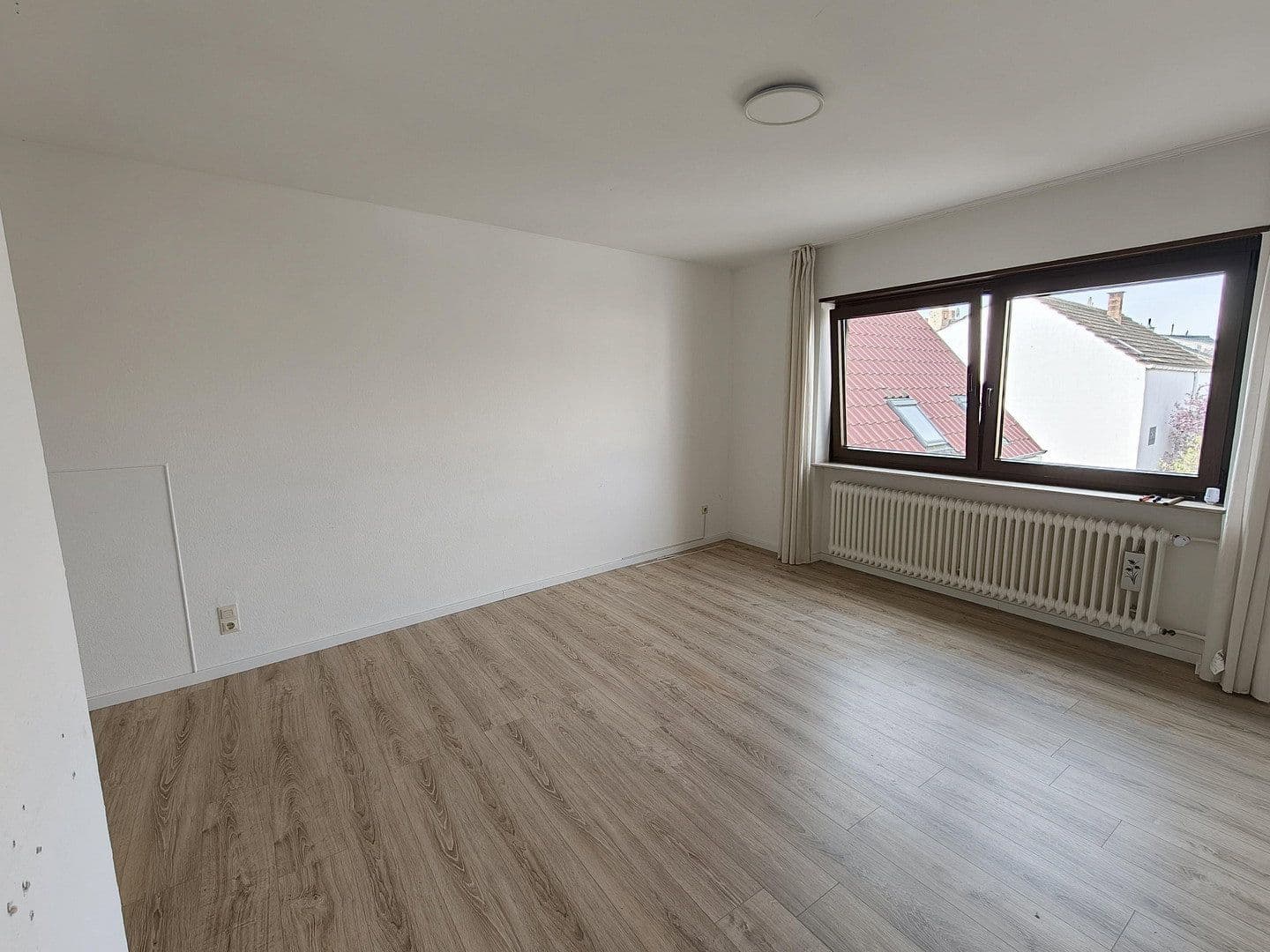 Pronájem bytu 1+kk 30 m², Ludwigshafen am Rhein, Porýní-Falc Pronájem bytu 1+kk 30 m², Ludwigshafen am Rhein, Porýní-Falc