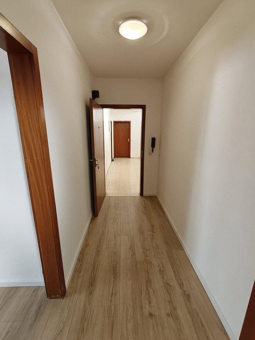 Pronájem bytu 1+kk 30 m², Ludwigshafen am Rhein, Porýní-Falc Pronájem bytu 1+kk 30 m², Ludwigshafen am Rhein, Porýní-Falc