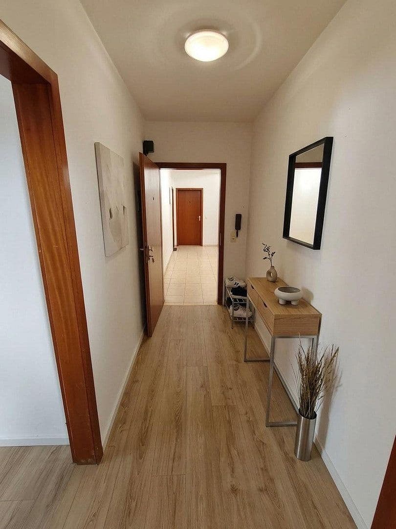Pronájem bytu 1+kk 30 m², Ludwigshafen am Rhein, Porýní-Falc Pronájem bytu 1+kk 30 m², Ludwigshafen am Rhein, Porýní-Falc