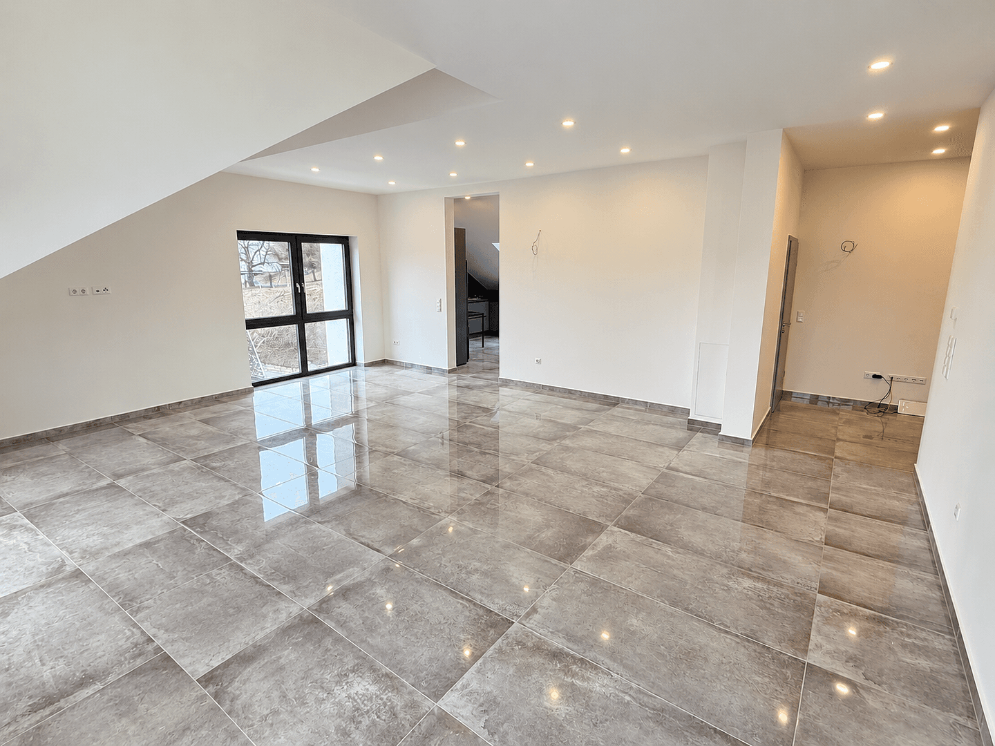 Prodej bytu 4+1 141 m², Wiesloch, Bádensko-Württembersko Prodej bytu 4+1 141 m², Wiesloch, Bádensko-Württembersko