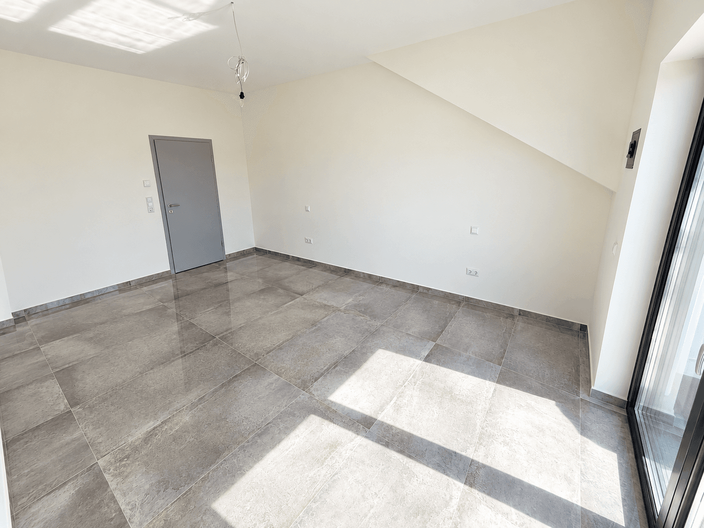 Prodej bytu 4+1 141 m², Wiesloch, Bádensko-Württembersko Prodej bytu 4+1 141 m², Wiesloch, Bádensko-Württembersko