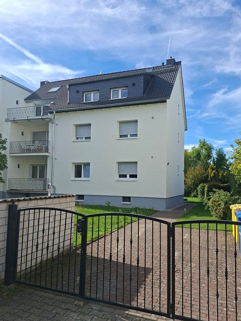 Pronájem bytu 3+1 93 m², Millöckerweg 1, Hanau, Hessen Pronájem bytu 3+1 93 m², Millöckerweg 1, Hanau, Hessen