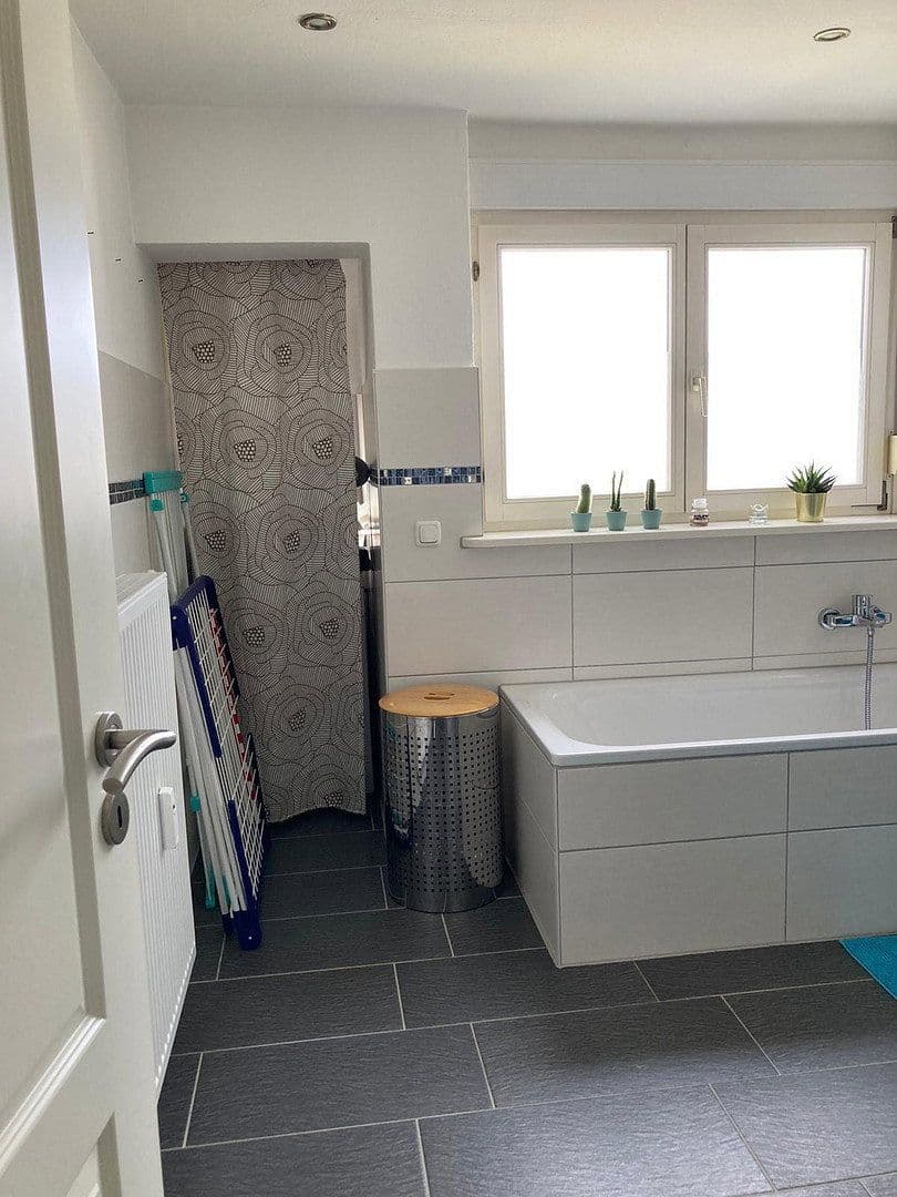 Pronájem bytu 3+1 93 m², Millöckerweg 1, Hanau, Hessen Pronájem bytu 3+1 93 m², Millöckerweg 1, Hanau, Hessen