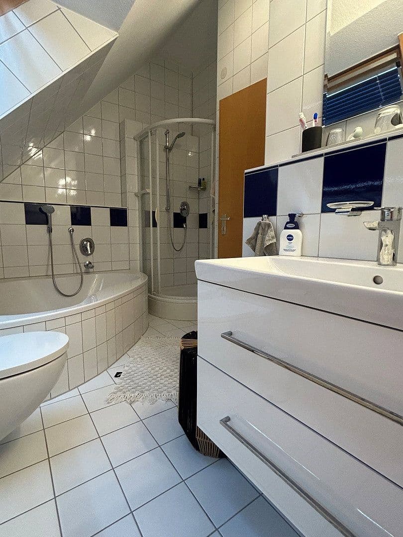 Prodej bytu 4+kk 111 m², Gültsteinerstr. 16, Herrenberg, Bádensko-Württembersko Prodej bytu 4+kk 111 m², Gültsteinerstr. 16, Herrenberg, Bádensko-Württembersko