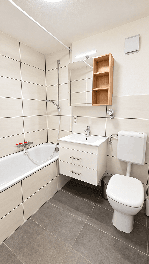 Pronájem bytu 1+1 36 m², Heimgartenstr. 53B, Stuttgart, Bádensko-Württembersko Pronájem bytu 1+1 36 m², Heimgartenstr. 53B, Stuttgart, Bádensko-Württembersko
