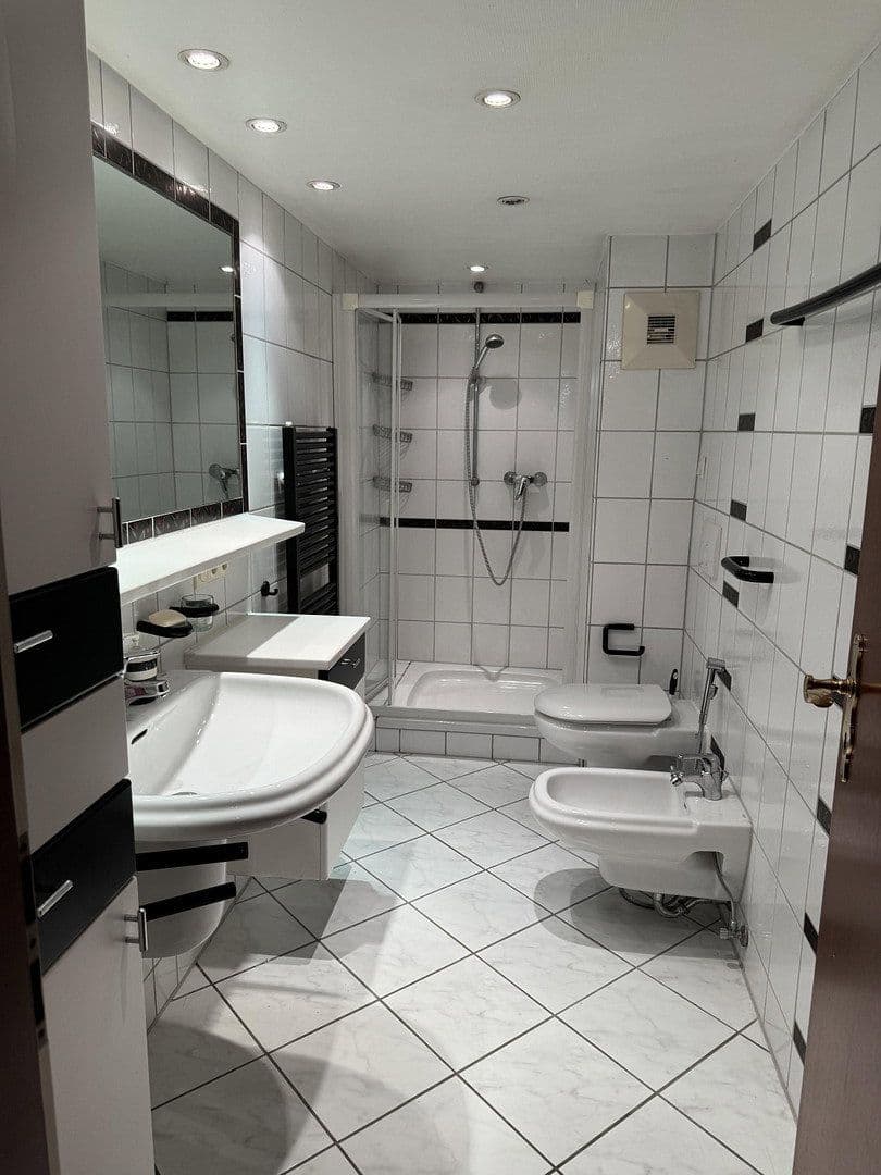 Prodej domu 160 m², pozemek 535 m², Rosbach v. d. Höhe, Hessen Prodej domu 160 m², pozemek 535 m², Rosbach v. d. Höhe, Hessen