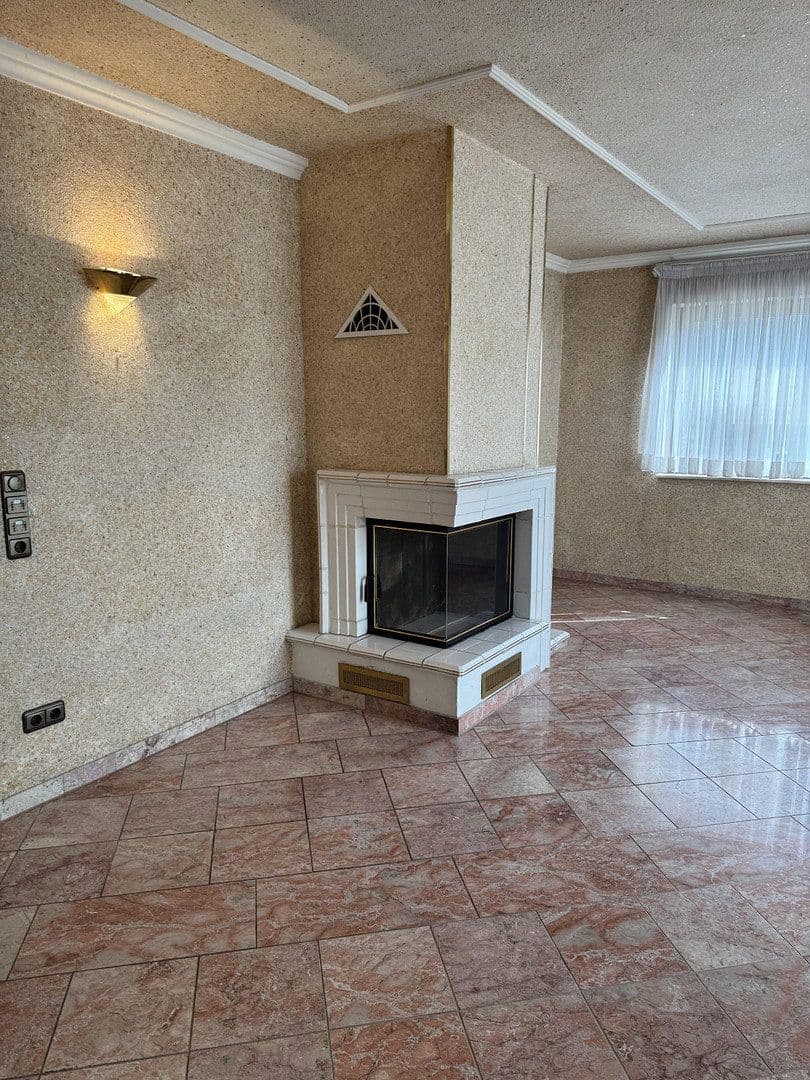 Prodej domu 160 m², pozemek 535 m², Rosbach v. d. Höhe, Hessen Prodej domu 160 m², pozemek 535 m², Rosbach v. d. Höhe, Hessen