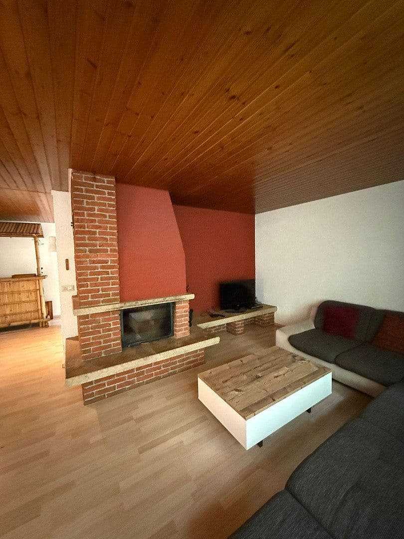 Prodej domu 148 m², pozemek 1.306 m², Mehrstetten, Bádensko-Württembersko Prodej domu 148 m², pozemek 1.306 m², Mehrstetten, Bádensko-Württembersko