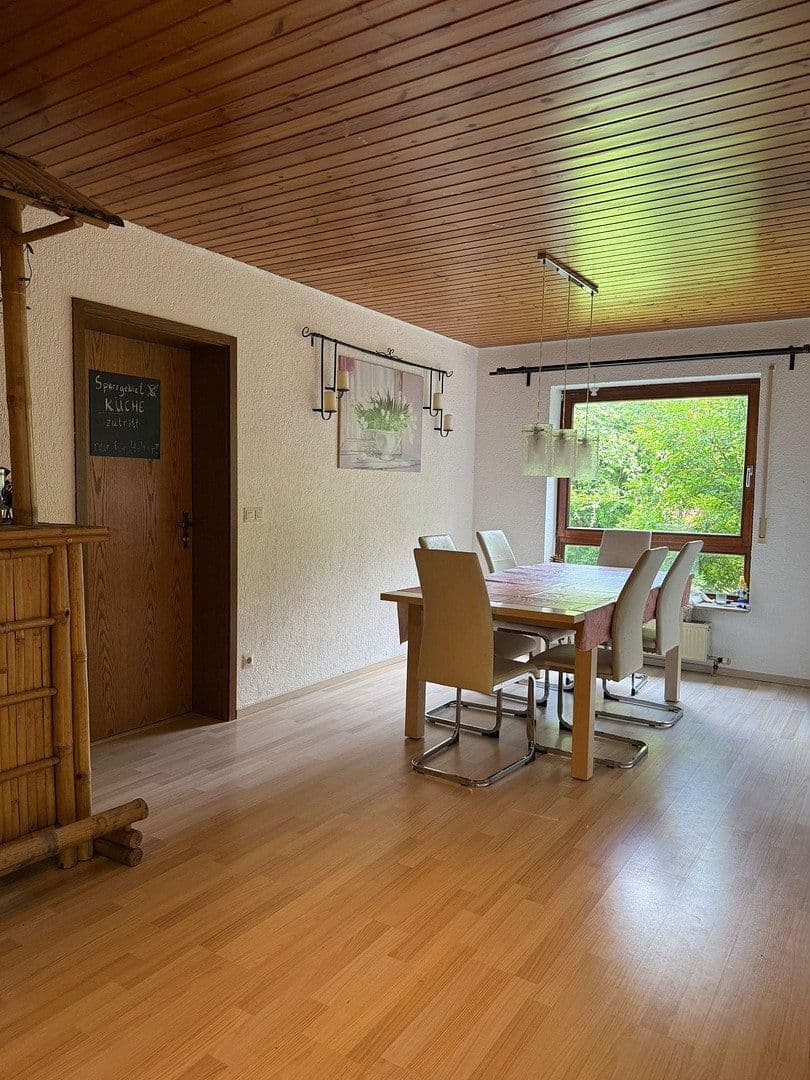 Prodej domu 148 m², pozemek 1.306 m², Mehrstetten, Bádensko-Württembersko Prodej domu 148 m², pozemek 1.306 m², Mehrstetten, Bádensko-Württembersko