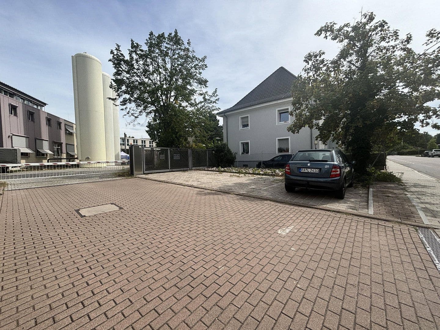 Pronájem bytu 4+kk 129 m², Leopoldring 13 u. 13/1, Rastatt, Bádensko-Württembersko Pronájem bytu 4+kk 129 m², Leopoldring 13 u. 13/1, Rastatt, Bádensko-Württembersko