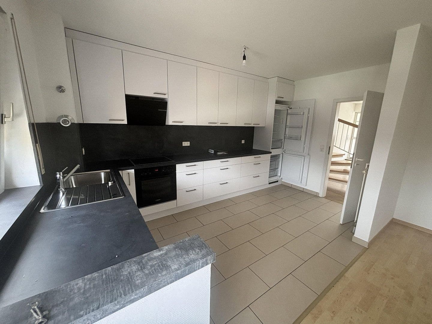 Pronájem bytu 4+kk 129 m², Leopoldring 13 u. 13/1, Rastatt, Bádensko-Württembersko Pronájem bytu 4+kk 129 m², Leopoldring 13 u. 13/1, Rastatt, Bádensko-Württembersko