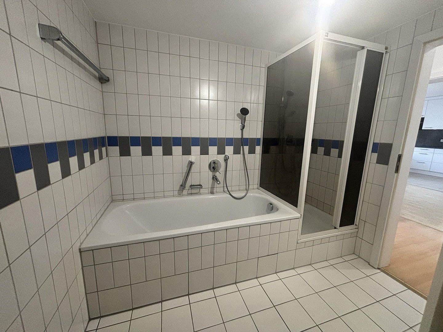 Pronájem bytu 4+kk 129 m², Leopoldring 13 u. 13/1, Rastatt, Bádensko-Württembersko Pronájem bytu 4+kk 129 m², Leopoldring 13 u. 13/1, Rastatt, Bádensko-Württembersko