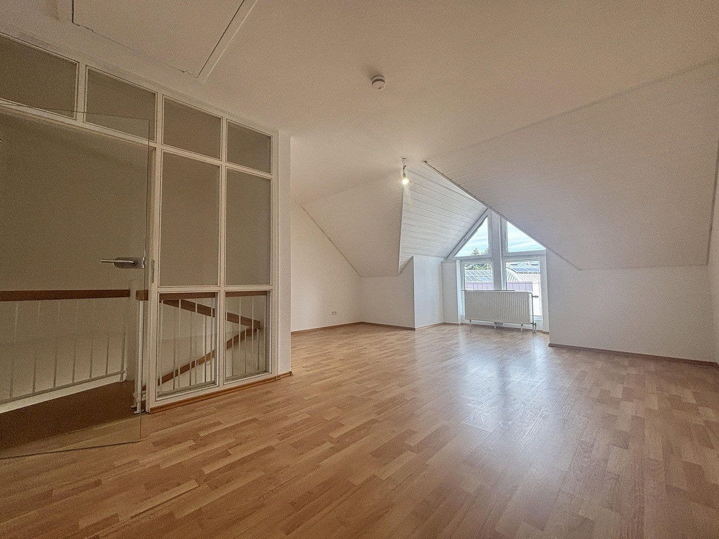 Pronájem bytu 4+kk 129 m², Leopoldring 13 u. 13/1, Rastatt, Bádensko-Württembersko Pronájem bytu 4+kk 129 m², Leopoldring 13 u. 13/1, Rastatt, Bádensko-Württembersko
