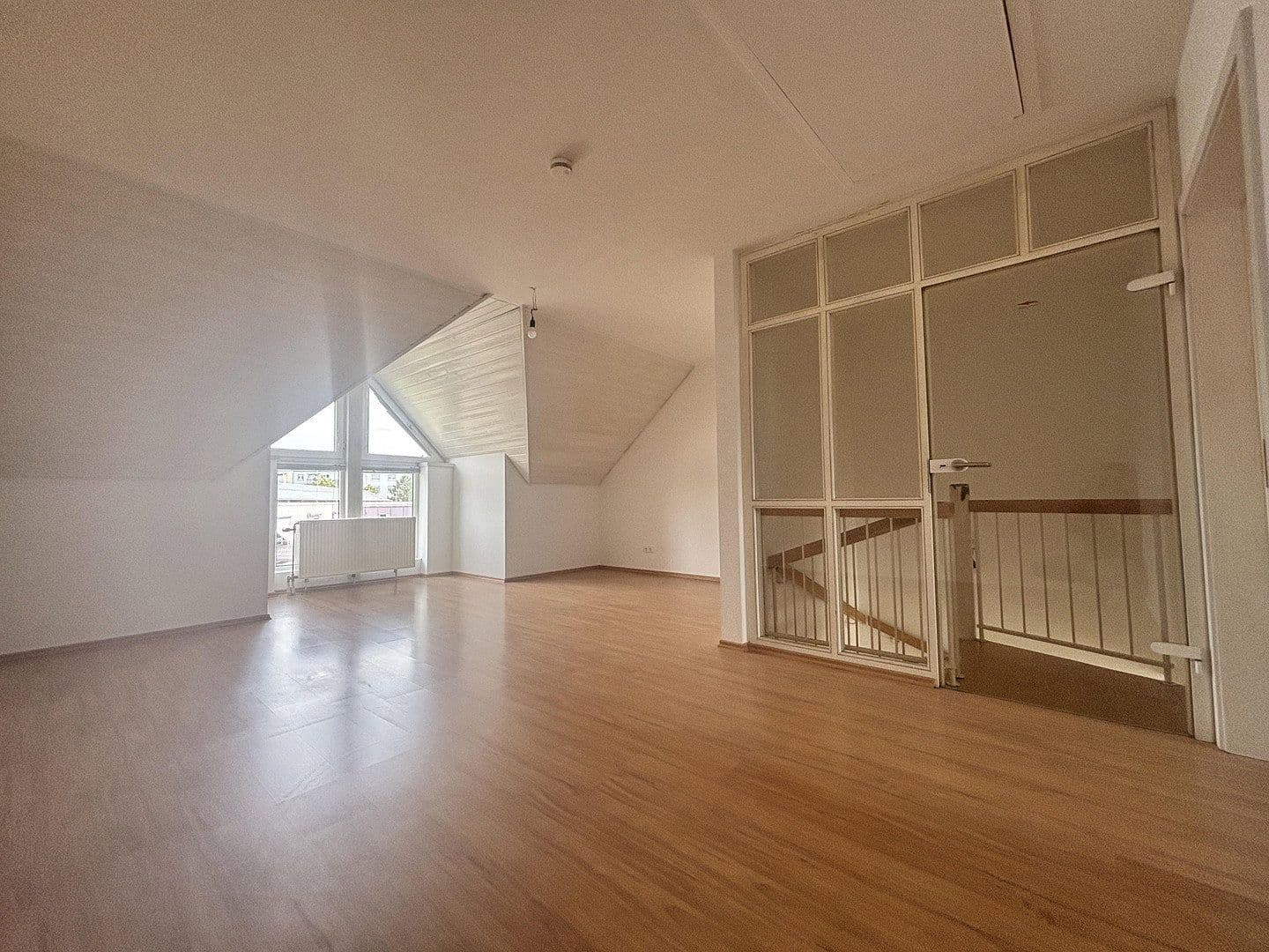 Pronájem bytu 4+kk 129 m², Leopoldring 13 u. 13/1, Rastatt, Bádensko-Württembersko Pronájem bytu 4+kk 129 m², Leopoldring 13 u. 13/1, Rastatt, Bádensko-Württembersko