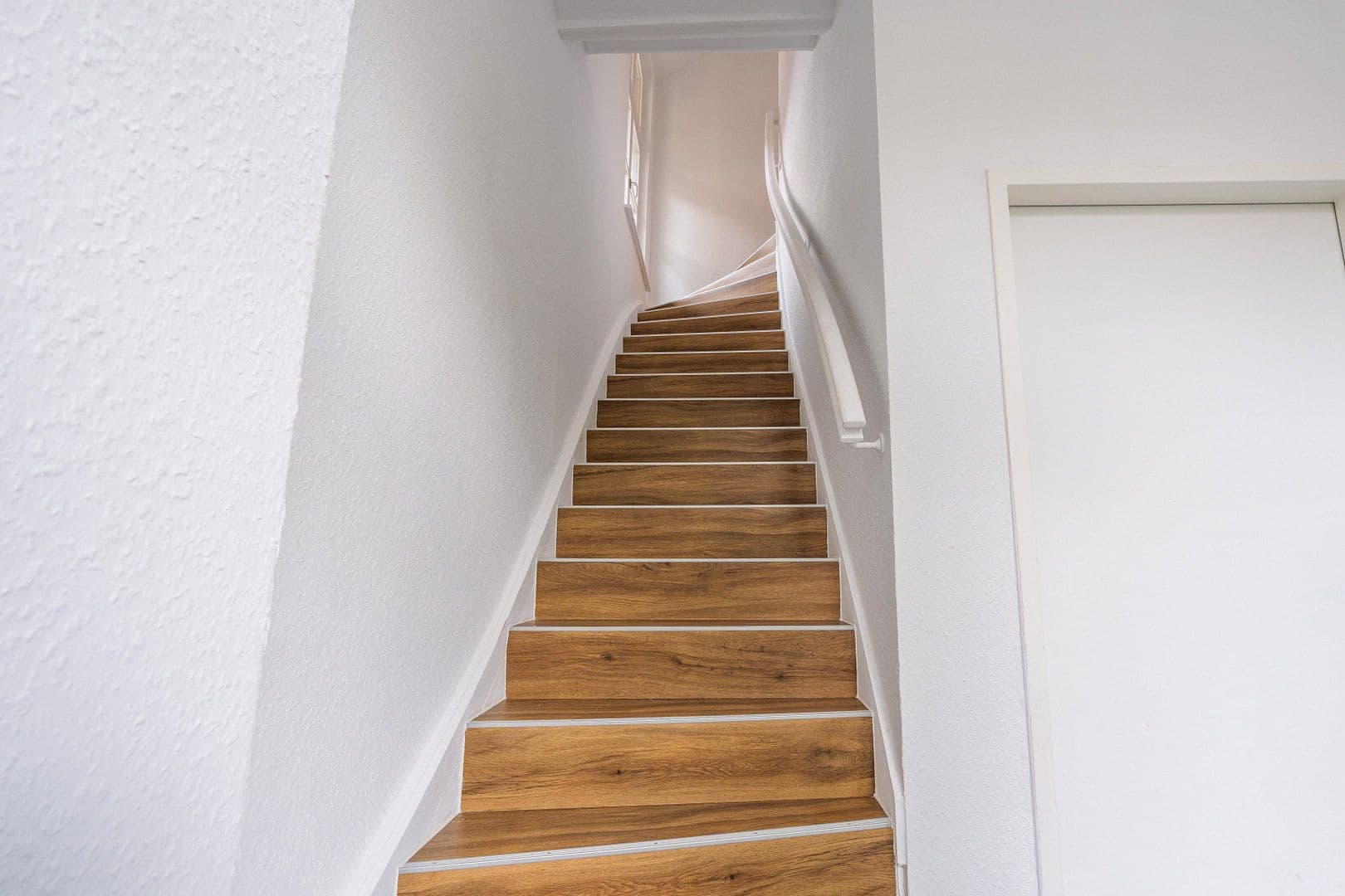 Pronájem bytu 2+kk 113 m², Delmenhorst, Dolní Sasko Pronájem bytu 2+kk 113 m², Delmenhorst, Dolní Sasko