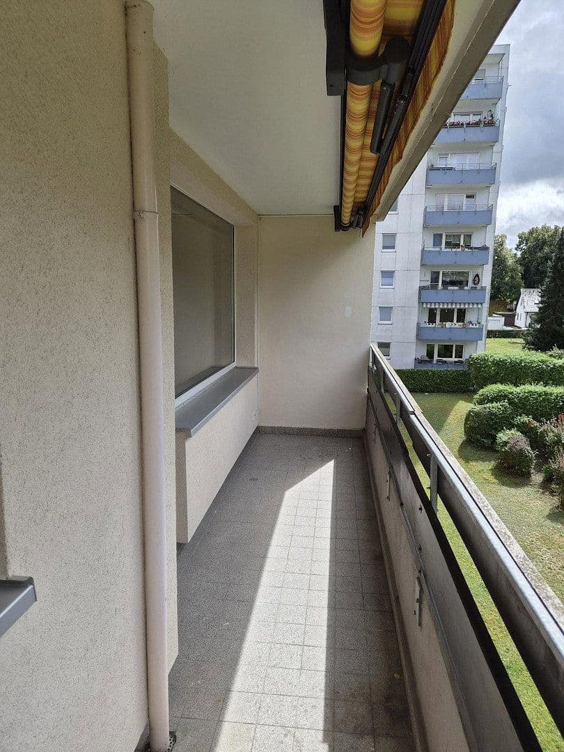 Pronájem bytu 2+1 61 m², Lipsweg 2, Erlangen, Bavorsko Pronájem bytu 2+1 61 m², Lipsweg 2, Erlangen, Bavorsko