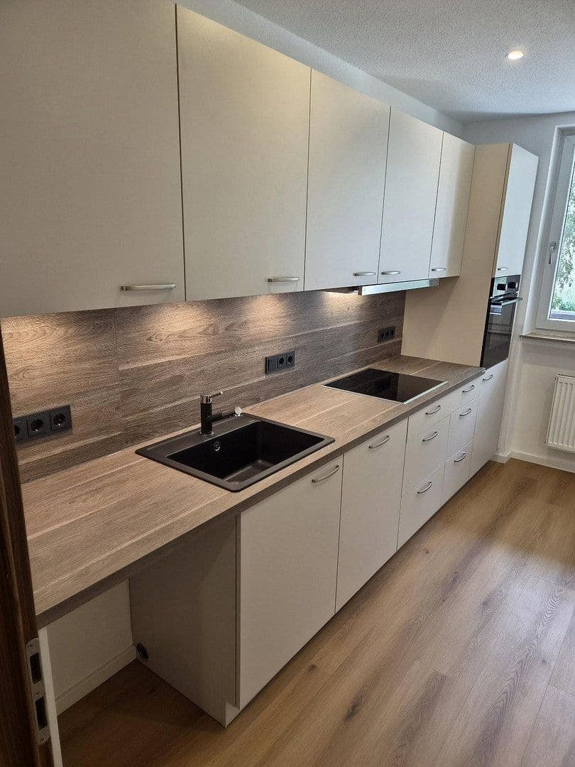 Pronájem bytu 2+1 61 m², Lipsweg 2, Erlangen, Bavorsko Pronájem bytu 2+1 61 m², Lipsweg 2, Erlangen, Bavorsko