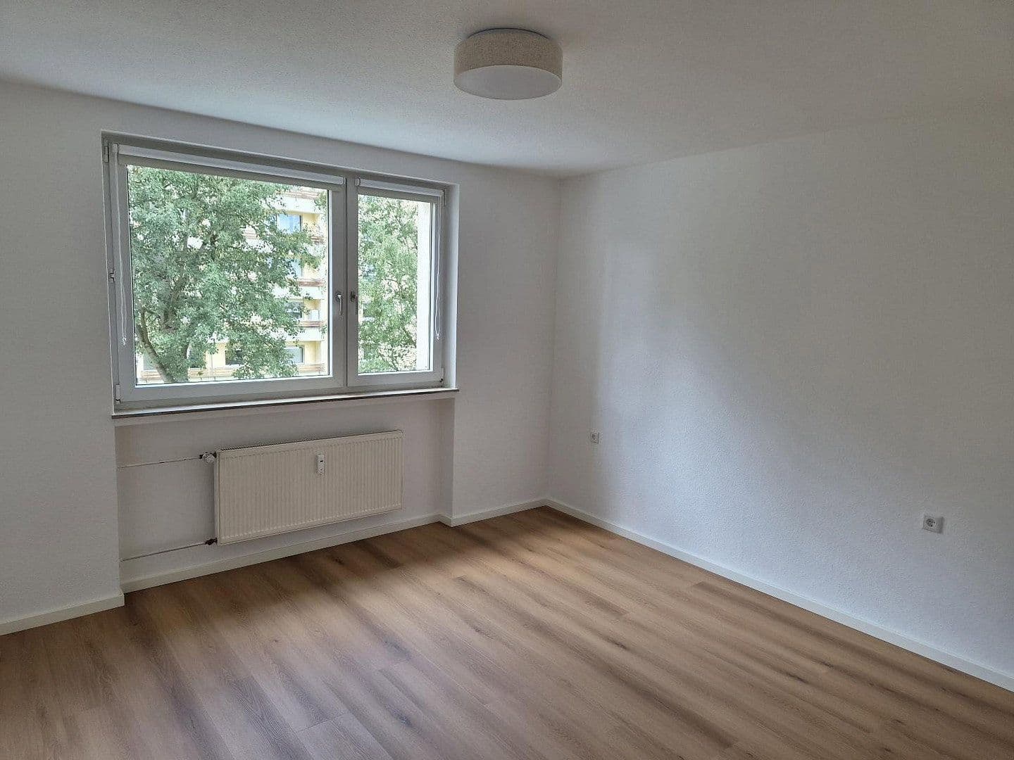 Pronájem bytu 2+1 61 m², Lipsweg 2, Erlangen, Bavorsko Pronájem bytu 2+1 61 m², Lipsweg 2, Erlangen, Bavorsko